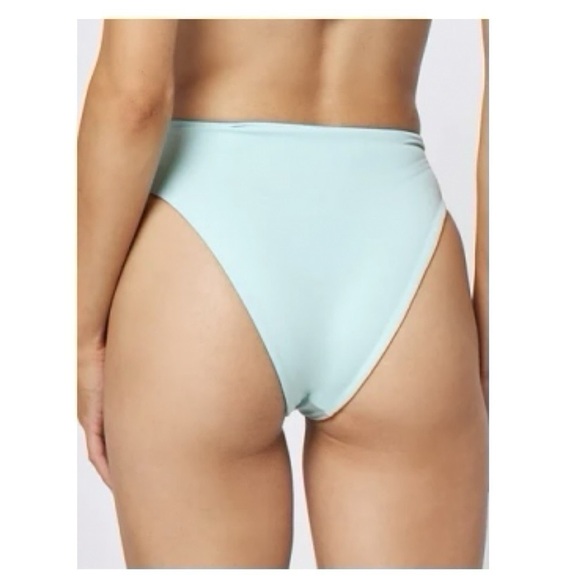 L*Space Pointelle Rib Camellia Bikini Top & Arlo Bikini Bottom Pool Swimsuit - Picture 5 of 10